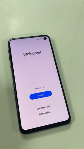 Samsung Galaxy S10e 128GB-Black Used A+ With Gift